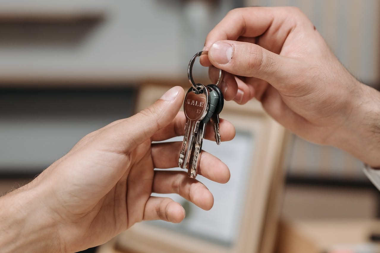 je eerste huis kopen Sleutels Bouvy Advies familiehypotheek Gratis hypotheekadvies, Hypotheekadviseur Amersfoort, Hypotheekadviseur Baarn, Hypotheekadviseur Amstelveen, Hypotheekadviseur Blaricummermeent, Hypotheekadviseur Bussum, Hypotheekadviseur Hilversum, Hypotheekadviseur Huizen, Opeethypotheek Almere
